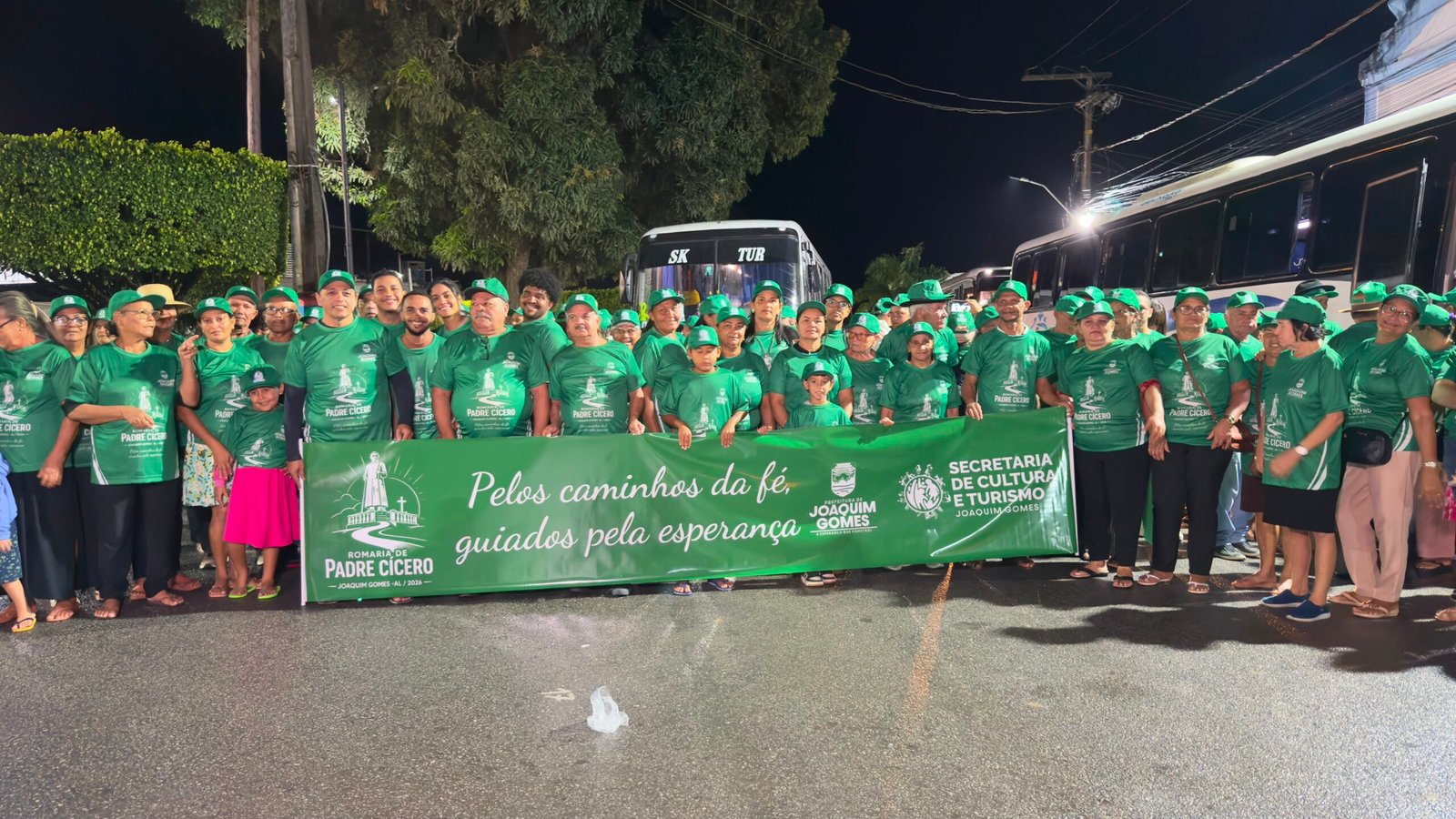 Prefeitura de Joaquim Gomes apoia romeiros com transporte e estrutura para peregrinação a Juazeiro do Norte